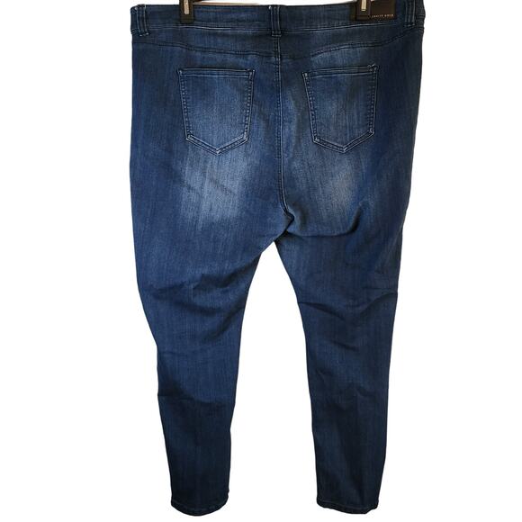 Celebrity Gold Jeans Womens 22W Stretchy Very Comfortable Skinny Stonewashed - Picture 2 of 10